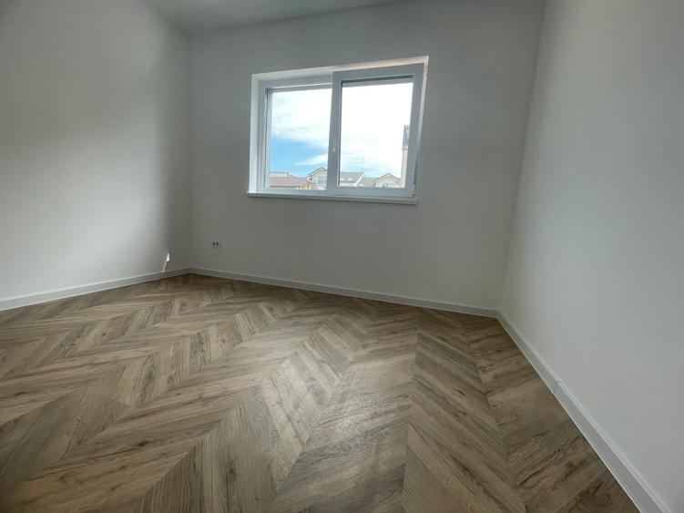 Apartament cu 3 camere decomandat în Păcurari