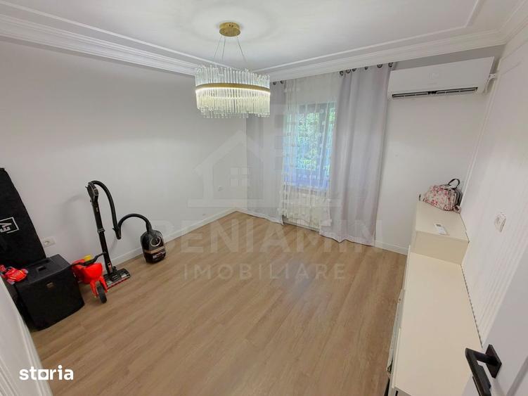 Apartament cu 3 camere decomandat în Craiovița Nouă
