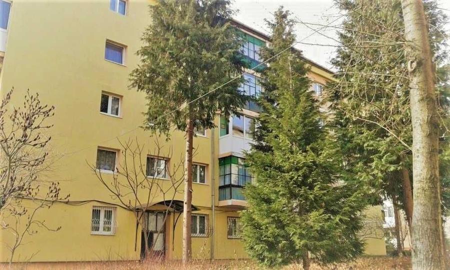 Apartament cu 4 camere decomandat în Cedonia