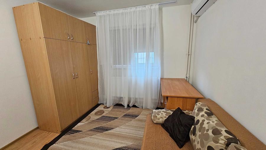 Inchiriez apartament 3 camere, semidecomandat, Rovine, 67 mp, etaj 1 - 4