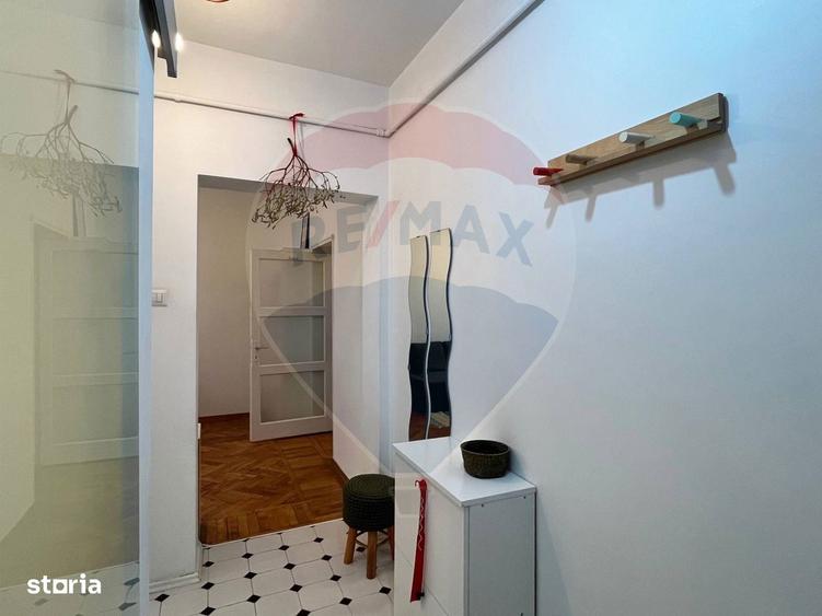 Apartament cu 2 camere semidecomandat în Tei