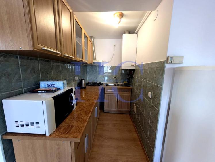 Apartament cu 3 camere decomandat, mobilat în Calea Dumbrăvii