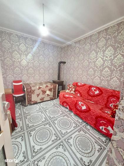 Casă cu 2 camere cu Teren 590 Mp în Central