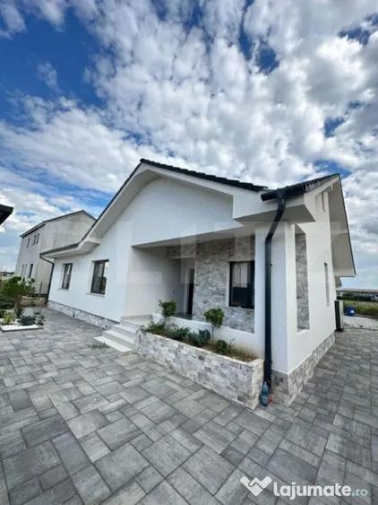 Casă cu 7 camere cu Teren 488 Mp în Seleuș