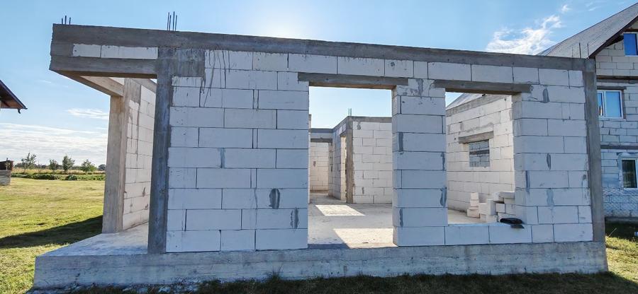 Casă individuală cu 3 camere cu Teren 1000 Mp în Berchișești