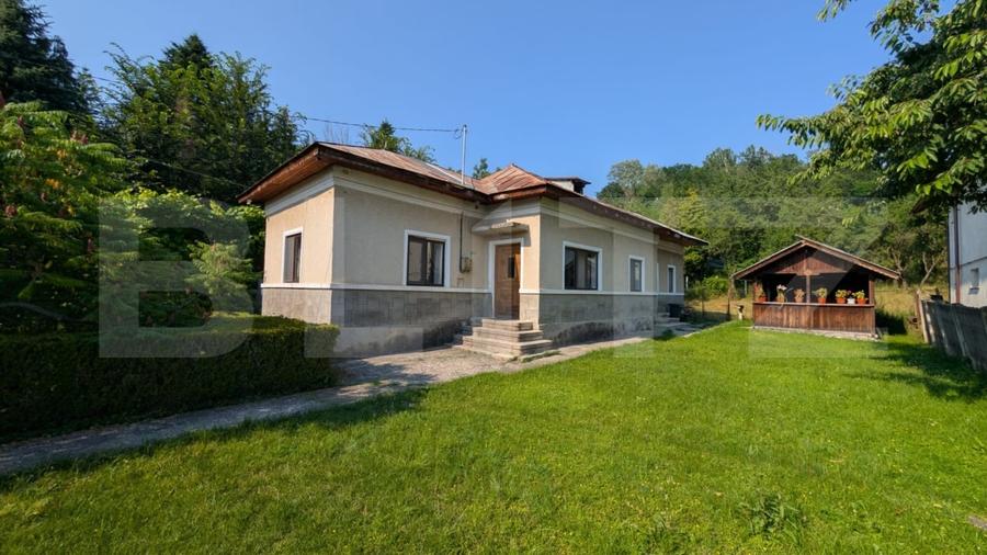 Casă individuală cu 3 camere cu Canalizare în Pucioasa