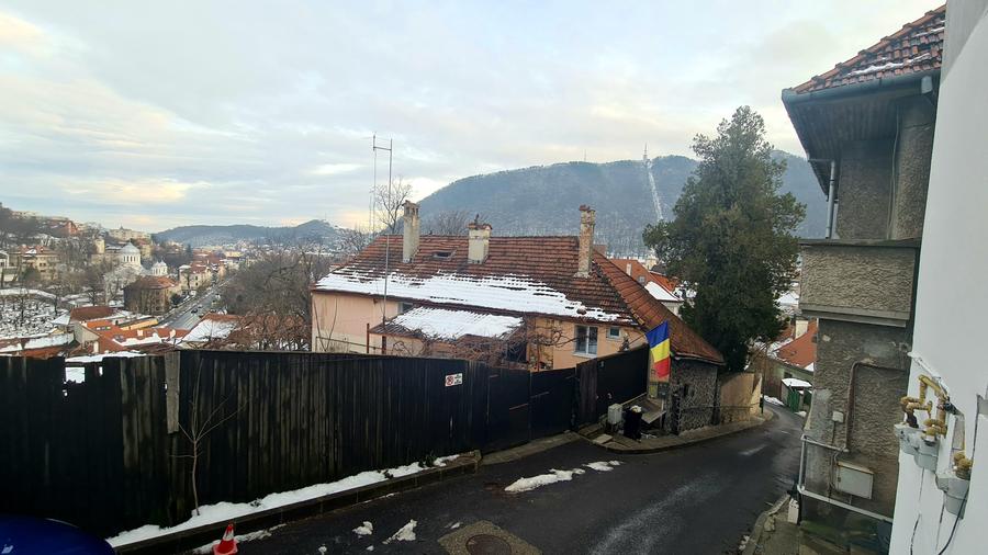 Casă cu 2 camere cu Canalizare în Centrul Istoric