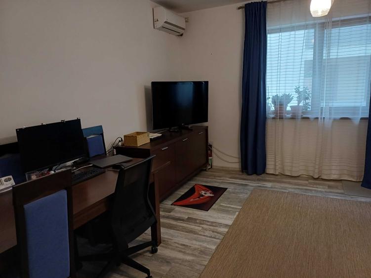 Apartament cu 3 camere semidecomandat, mobilat în Giroc