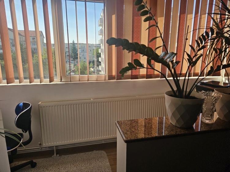 Apartament cu 3 camere decomandat în Găvana