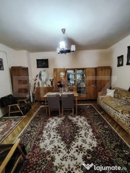 Casă cu 3 camere cu Teren 398 Mp în Central