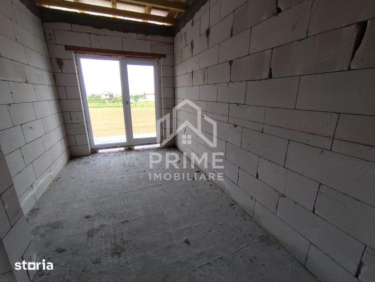 Casă cu 4 camere cu Teren 85 Mp în Teiu