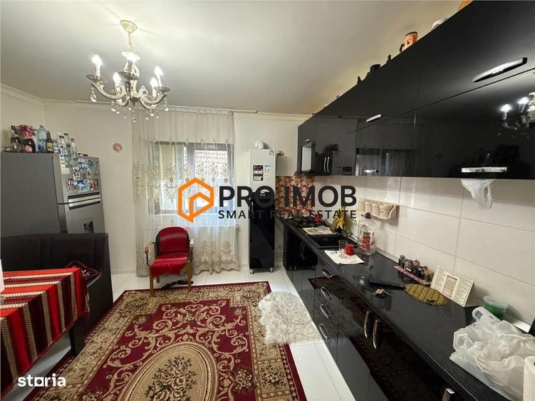 Casă cu 4 camere decomandat în Central