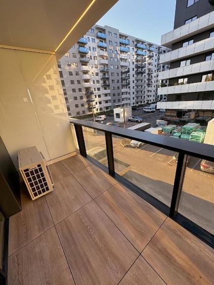 Apartament cu 3 camere semidecomandat, mobilat în Central
