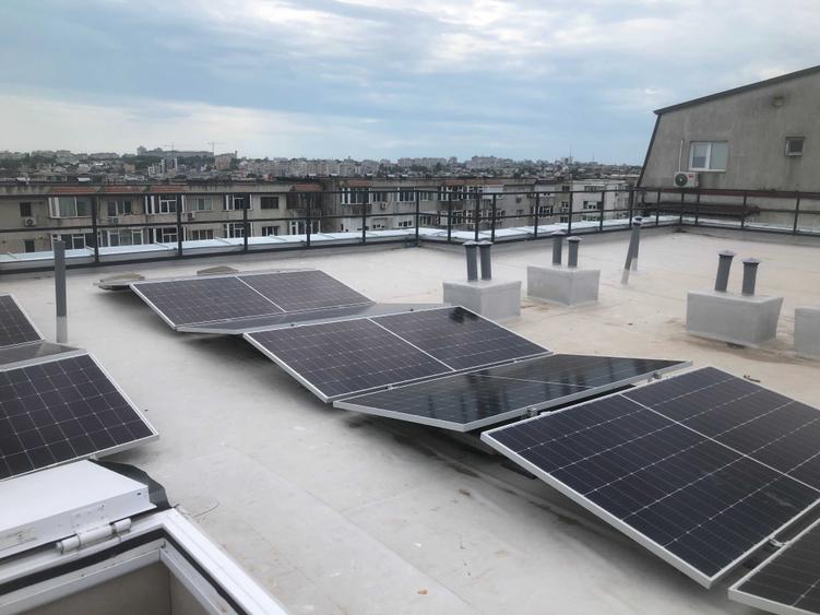 Apartament cu 3 camere decomandat în Tăbăcărie