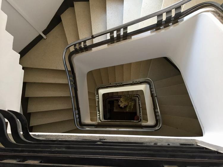 Birou, de 250 mp, în Romană