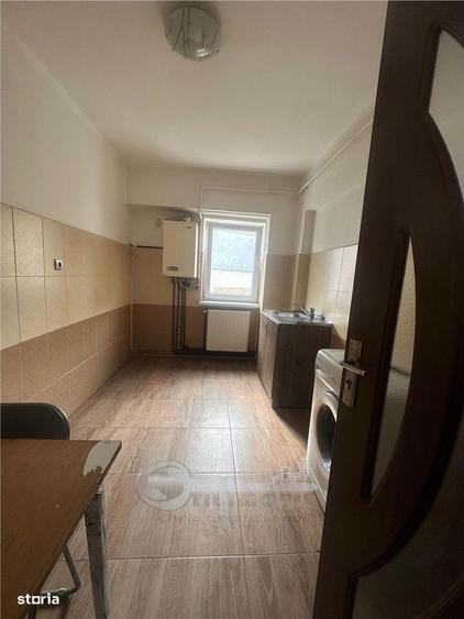Apartament cu 2 camere decomandat în Podul de Fier