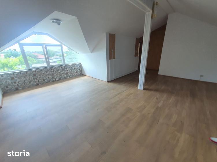 Casă cu 7 camere cu Teren 650 Mp în Limanu