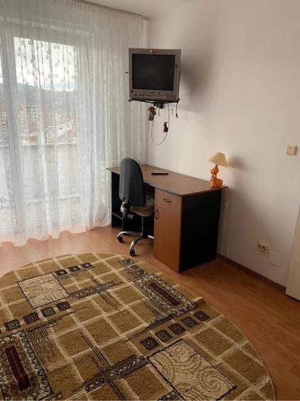 Apartament cu 2 camere decomandat în Petros
