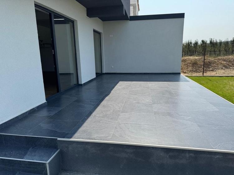 Casă cu 4 camere în Micești