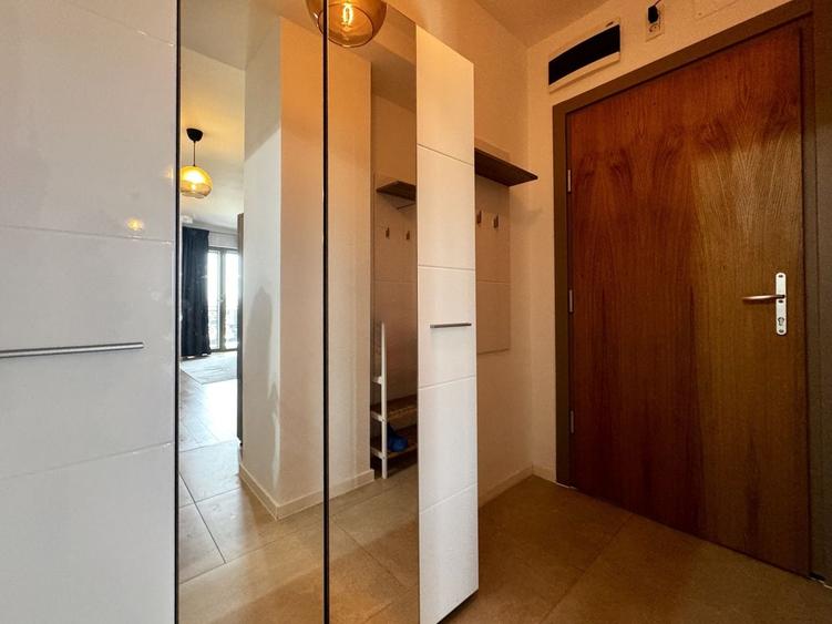 Apartament cu 2 camere decomandat, mobilat în Central