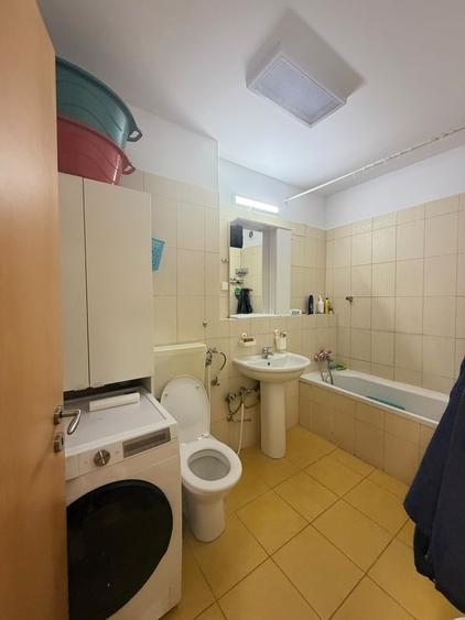 Apartament cu 3 camere decomandat în Doamna Ghica