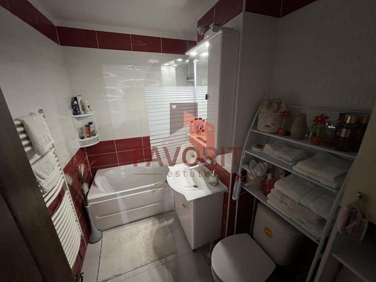 Apartament cu 4 camere decomandat, mobilat în Girocului