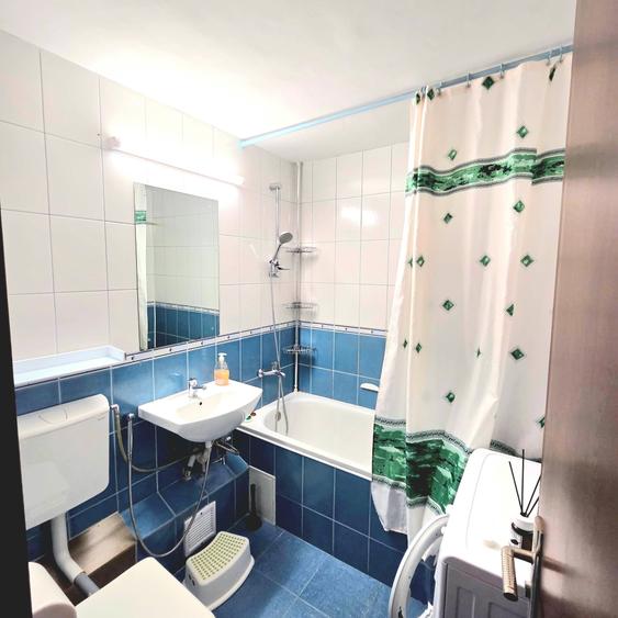 Apartament cu 3 camere semidecomandat în Iancului