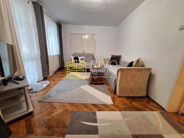 Apartament cu 3 camere decomandat, mobilat în Tudor