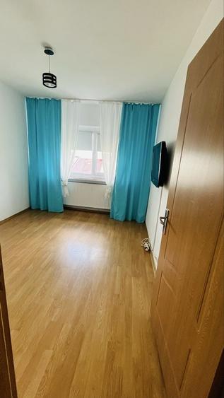 Apartament cu 3 camere decomandat în Frații Golești