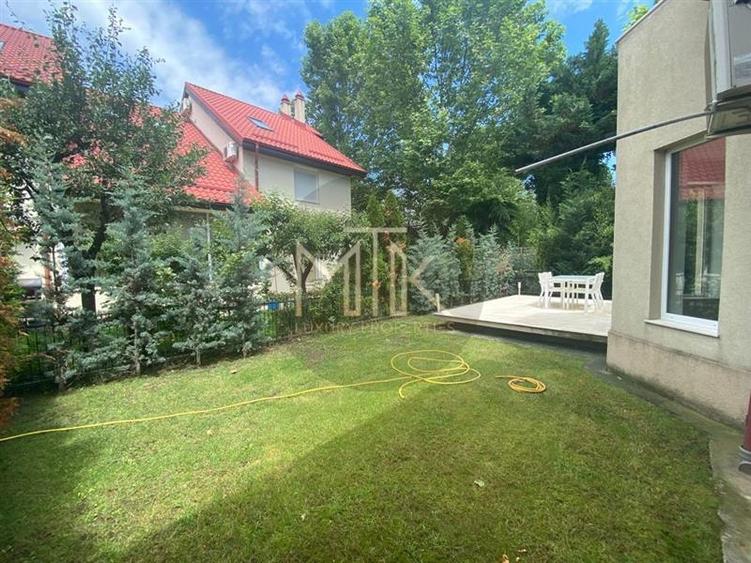 Duplex cu 6 camere cu Canalizare în Iancu Nicolae