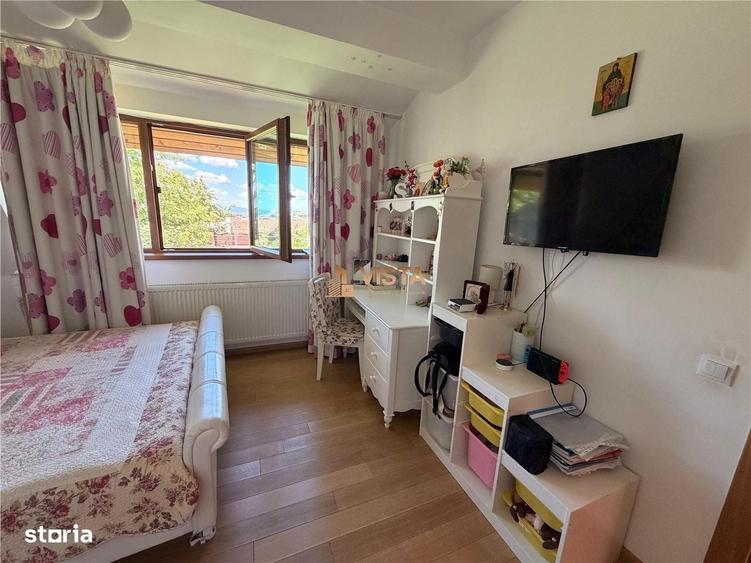Casă cu 4 camere în Central
