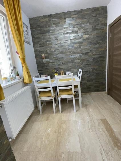 Apartament cu 2 camere semidecomandat în 9 Mai
