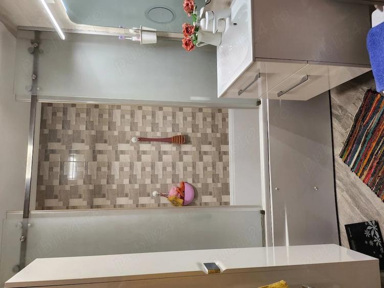 Apartament cu 3 camere decomandat în Militari