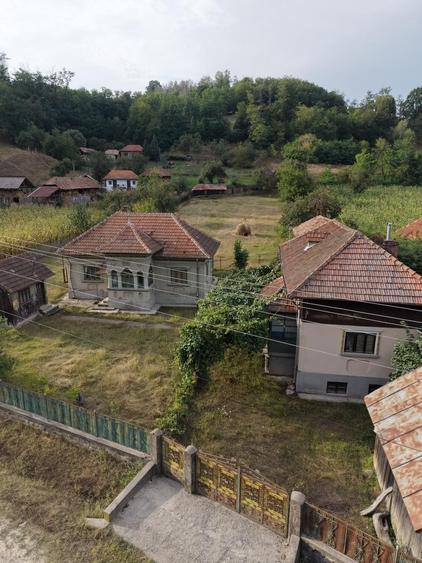 Casă cu 4 camere în Morăști