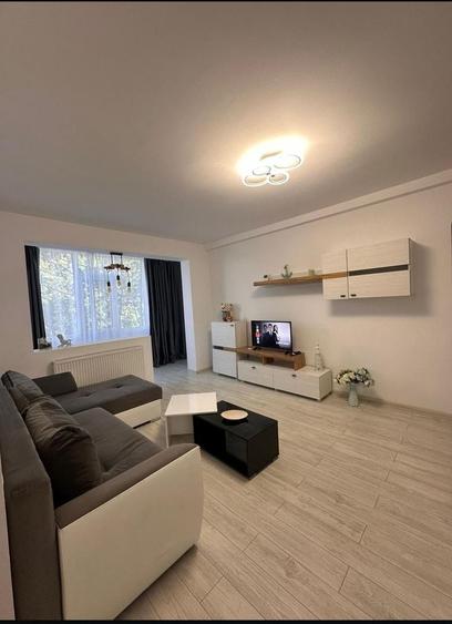 Apartament cu 2 camere semidecomandat în Central