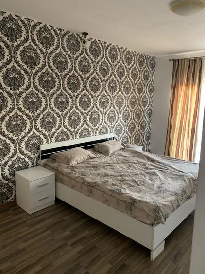 Casă cu 4 camere cu Teren 1000 Mp în Central