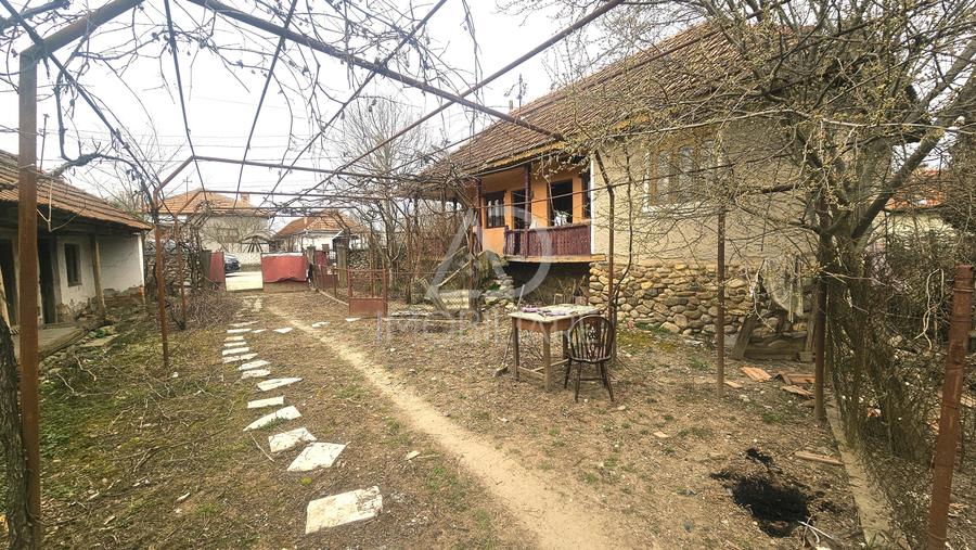 Casă individuală cu 3 camere cu Canalizare în Rasovița