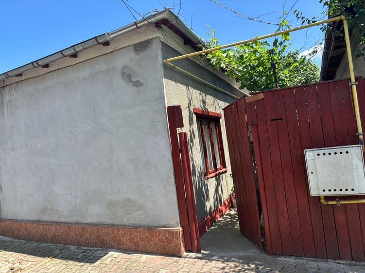 Casă cu 3 camere în Central
