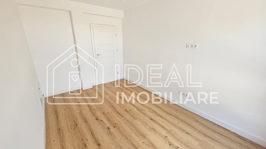 Duplex cu 4 camere cu Canalizare în Est