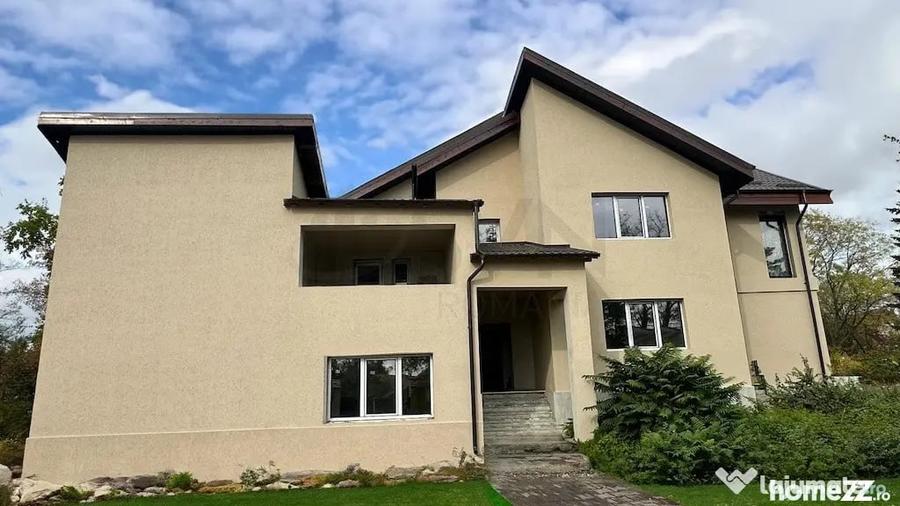Casă cu 9 camere cu Teren 4000 Mp în Snagov
