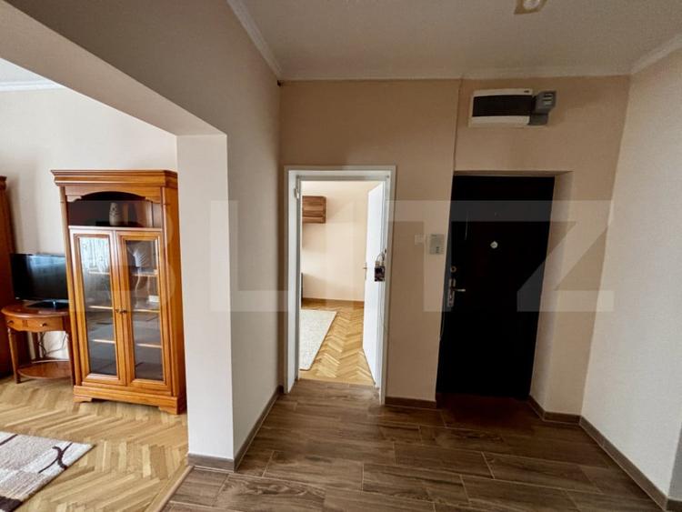 Apartament cu 4 camere decomandat în Central