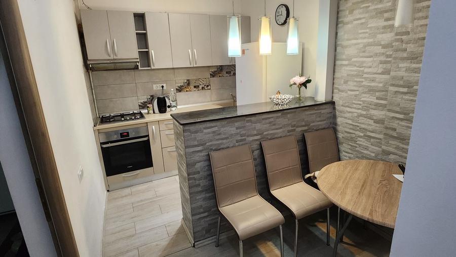 Apartament cu 2 camere decomandat în Drumul Taberei
