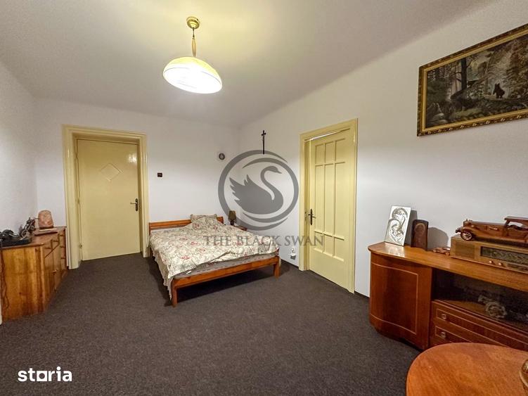 Casă cu 7 camere cu Teren 1436 Mp în Băneasa