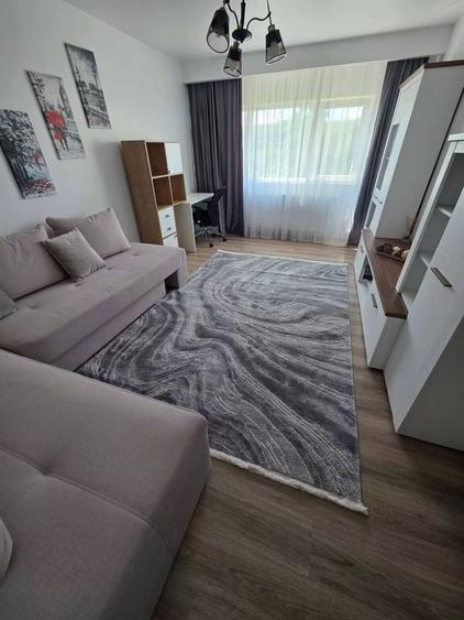 Apartament cu 3 camere decomandat, mobilat în Girocului