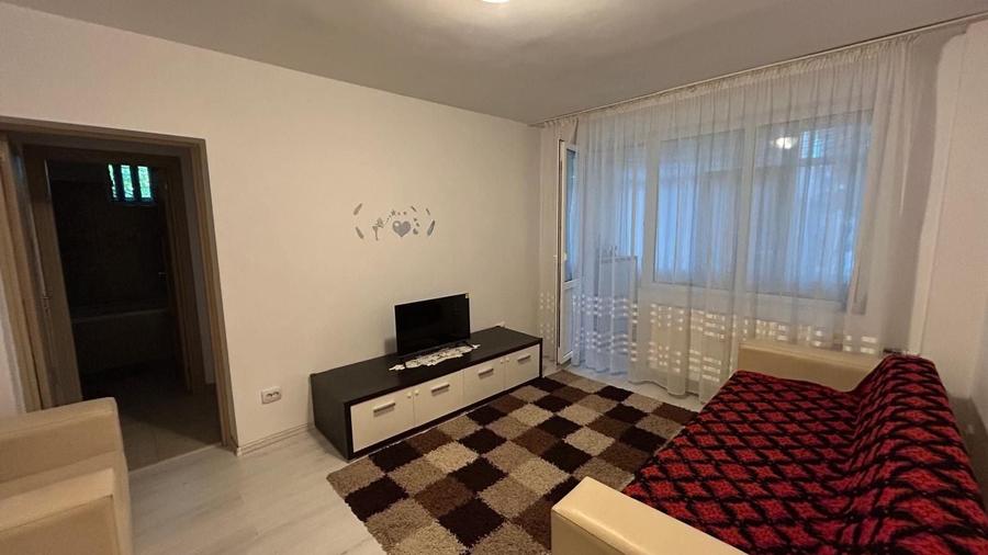 Apartament cu 2 camere semidecomandat în Democrației