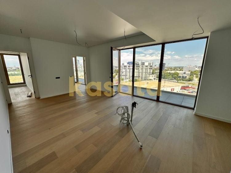 Apartament cu 3 camere semidecomandat în Aviației