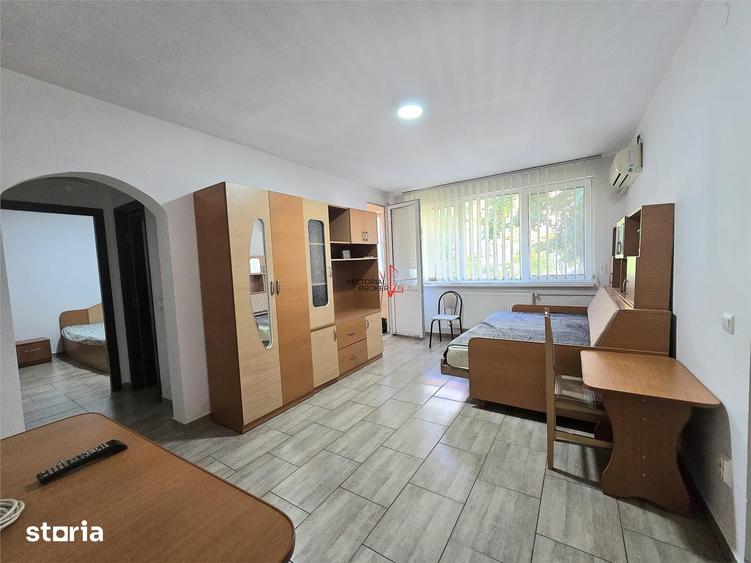 Apartament cu 2 camere semidecomandat în Tei