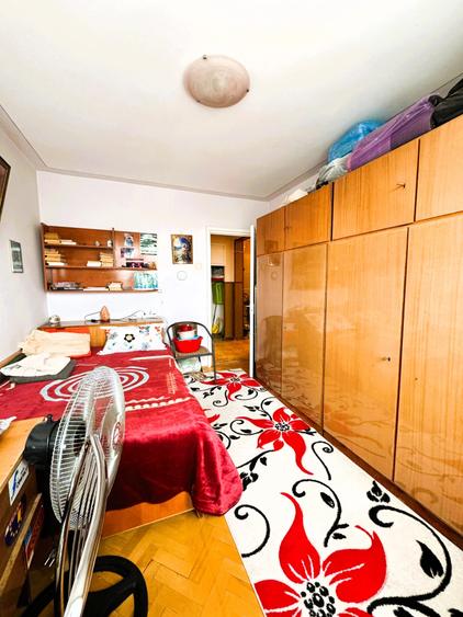 Apartament cu 3 camere decomandat în Tătărași