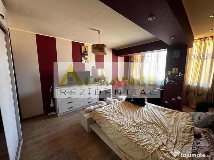 Apartament cu 3 camere decomandat în Berceni