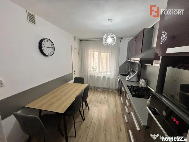Apartament cu 5 camere decomandat în Fortuna